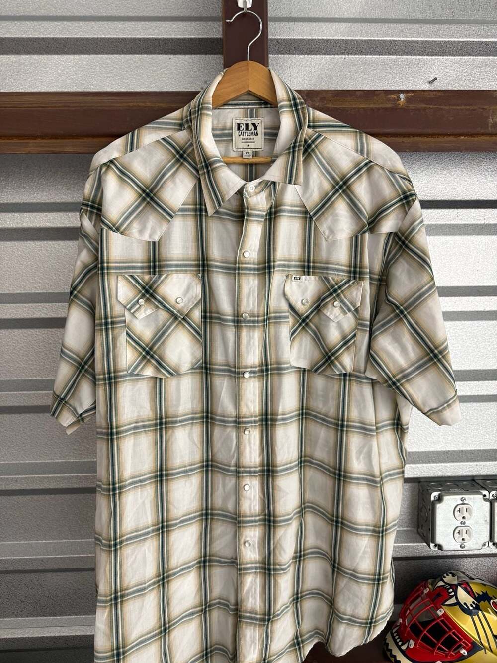 Ely Cattleman Men's Short Sleeve Plaid Pearl Snap Western Shirt